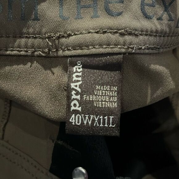 Men’s Prana Born From The Experience Olive Shorts size 40w 11” inseam - Picture 3 of 3